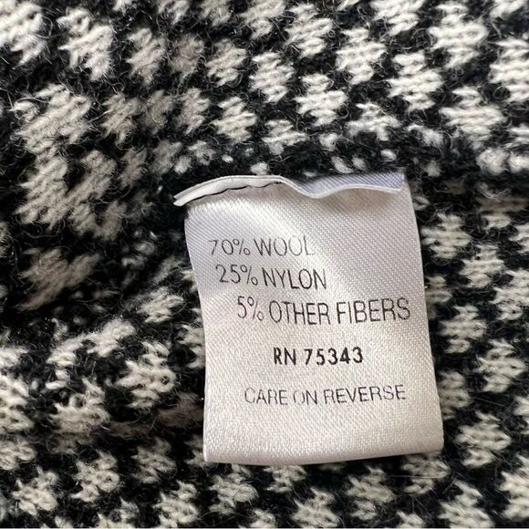 Chiaramente wool blend cardigan.  Size M - Picture 7 of 8